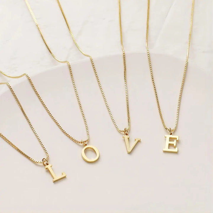 Iniciāls | Eleganta kaklarota ar personalizētiem burtiem