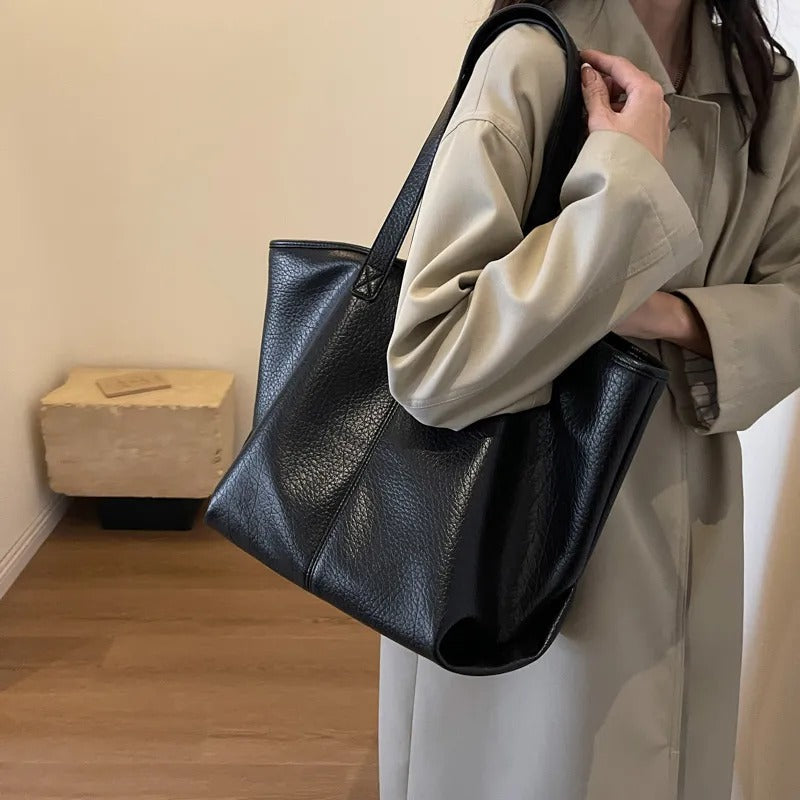 Velra | Tote Bag