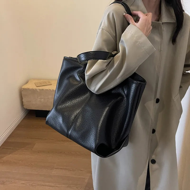 Velra | Tote Bag